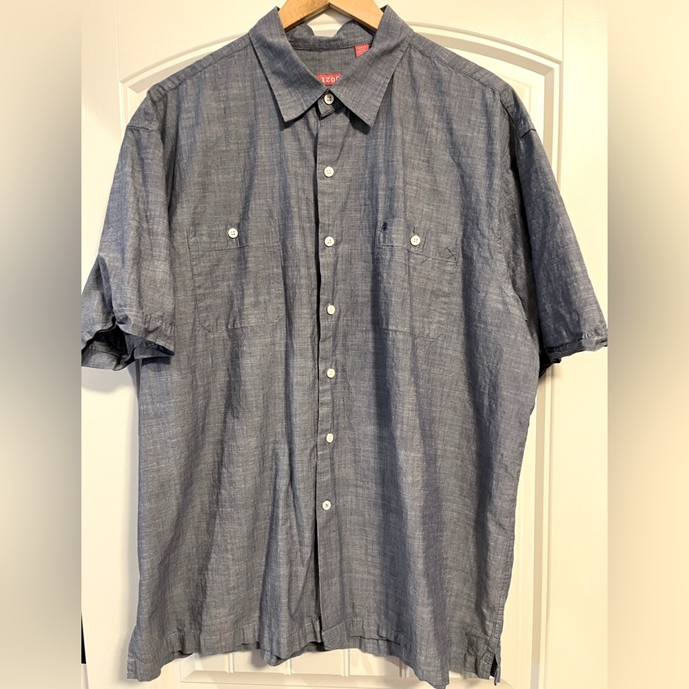 IZOD Men's blue chambray short sleeve classic got button up shirt Size CL